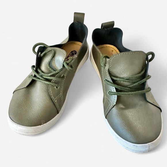 Sage Green vegan leather lace-up sneakers size 6 international brand - Picture 2 of 7